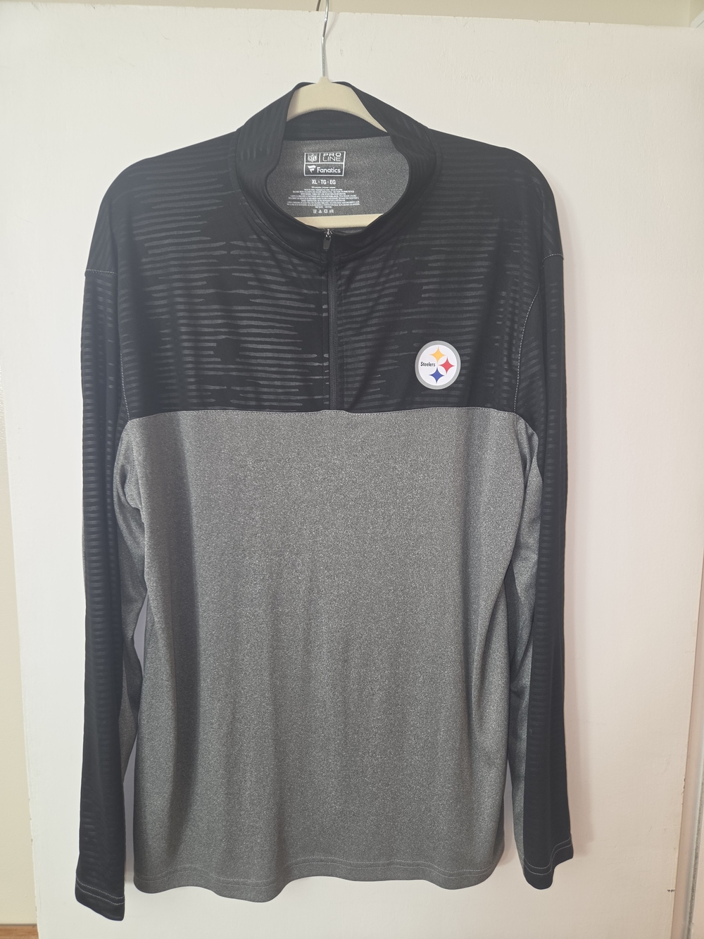 Fanatics Steelers Men's Gray & Black Long-Sleeve Half-Zip Pullover